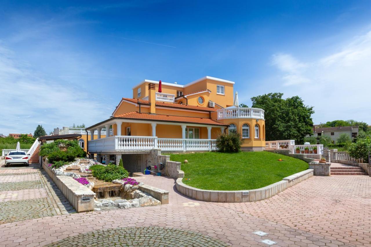 Villa Marko Medulin Exteriör bild