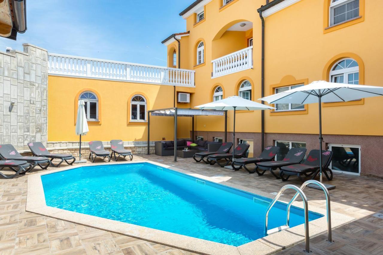 Villa Marko Medulin Exteriör bild
