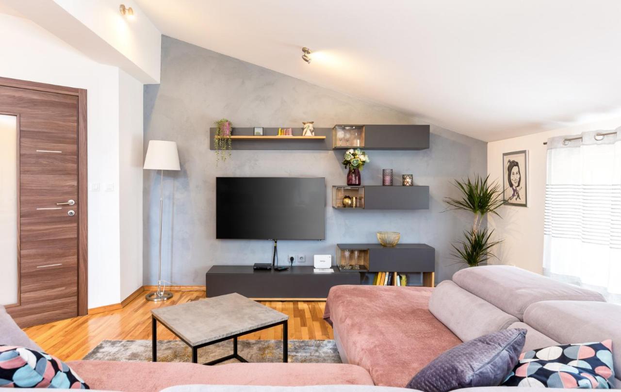 Villa Marko Medulin Exteriör bild